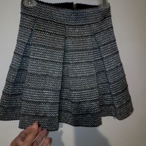ROMEO & JULIET COUTURE Textured Black and silver Mini Skirt